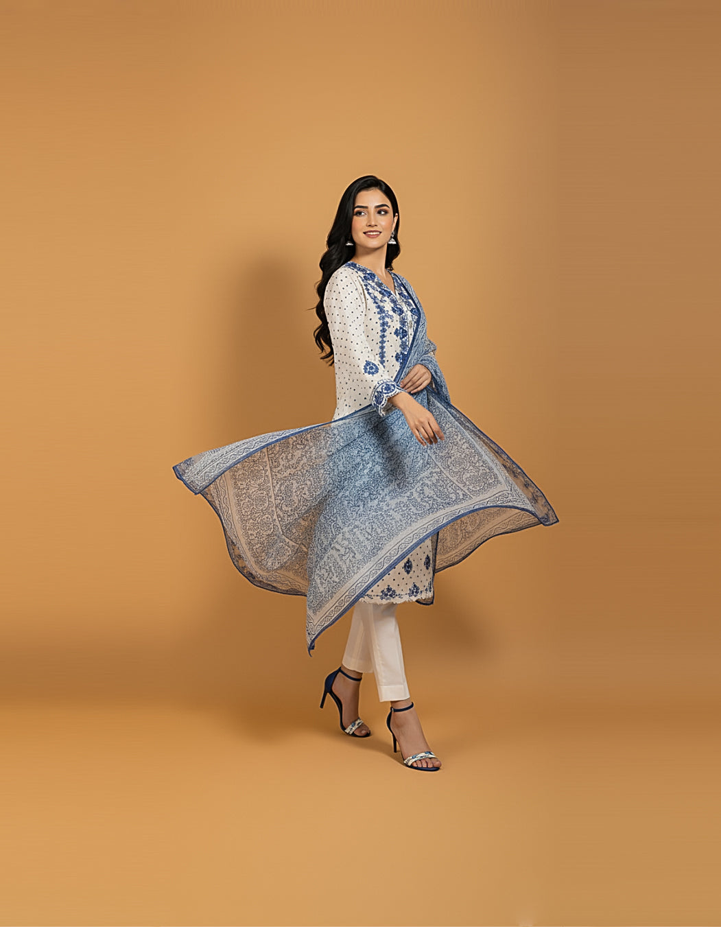 Code: 7204 ( 3 Piece Outfit )