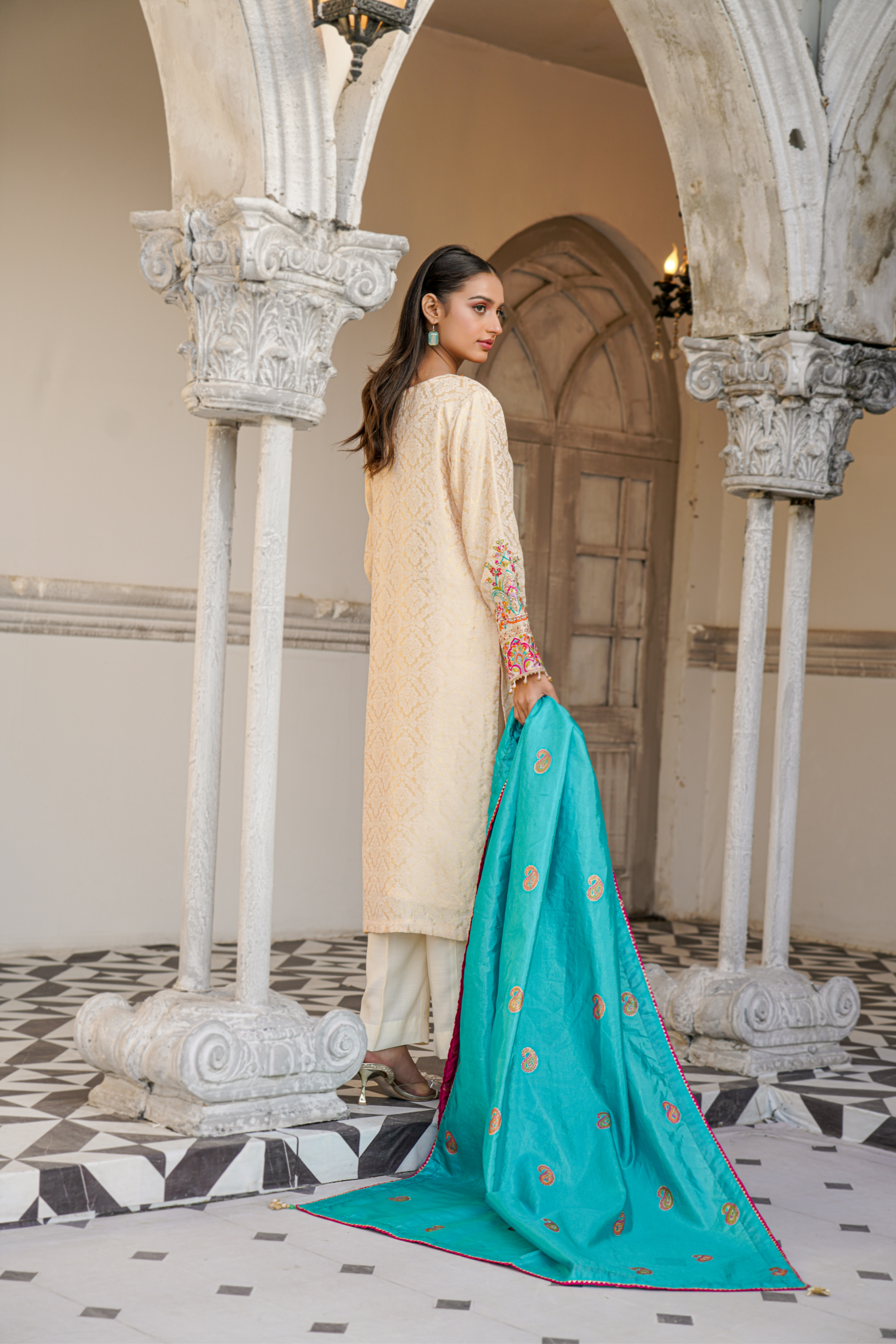 Code: 7173 ( 3 Pc Outfit ) Skin