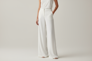 PLAIN TROUSER IN WHITE MODEL WEARING